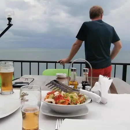 Guest house View Balani Restaurant *