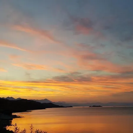 Πανσιόν Rooms Balani Restorant Fronte Lago *